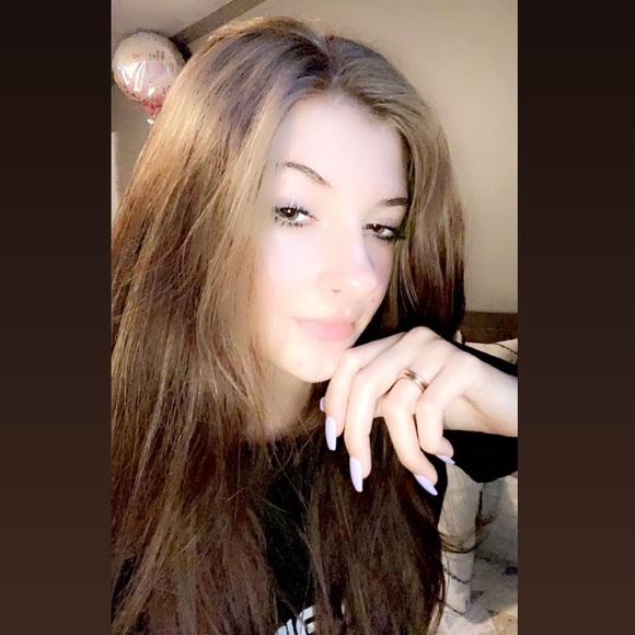 Meet your Posher, Lexi - Picture 1 of 2